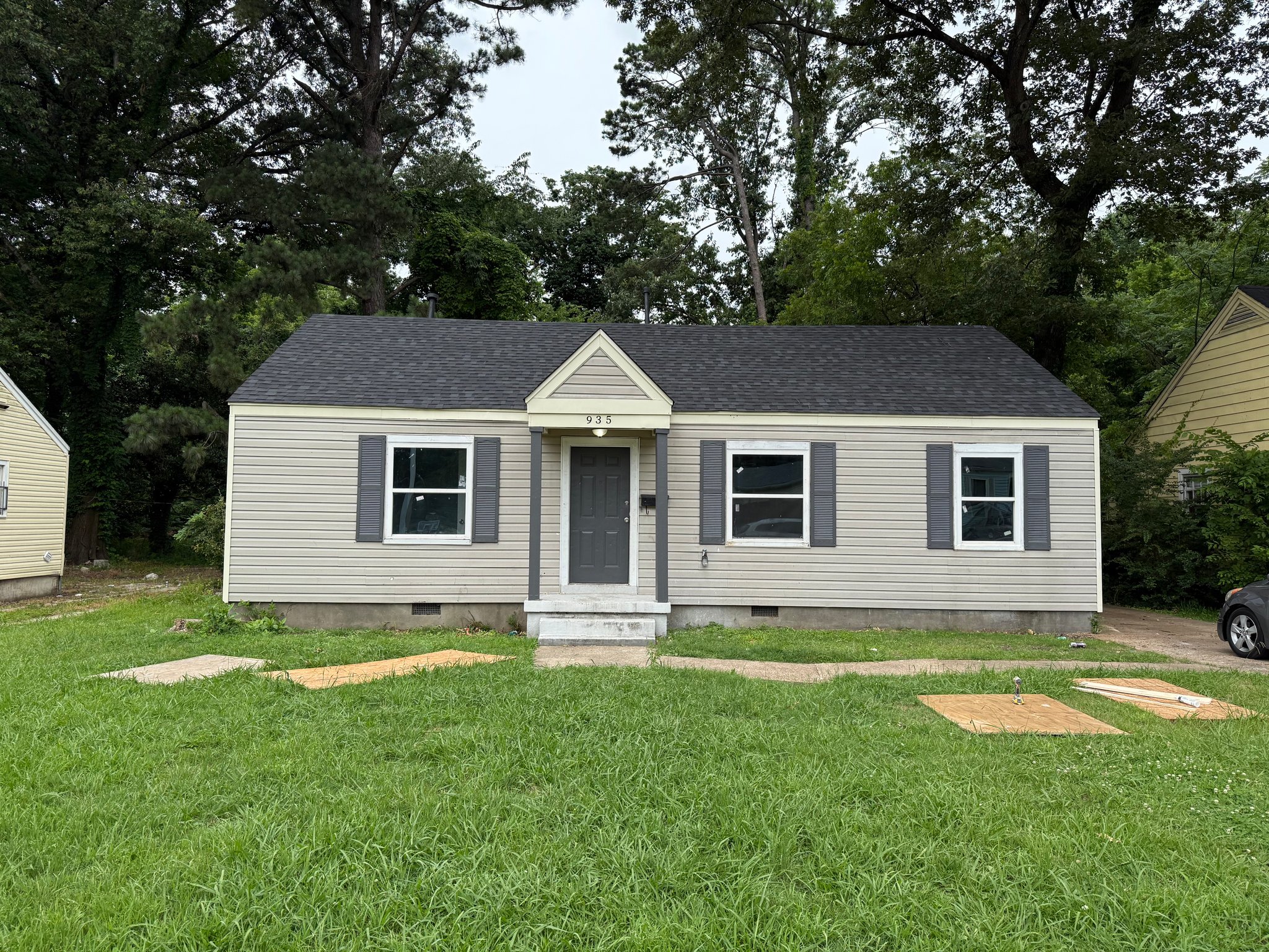 Memphis House: 935 Isabelle St