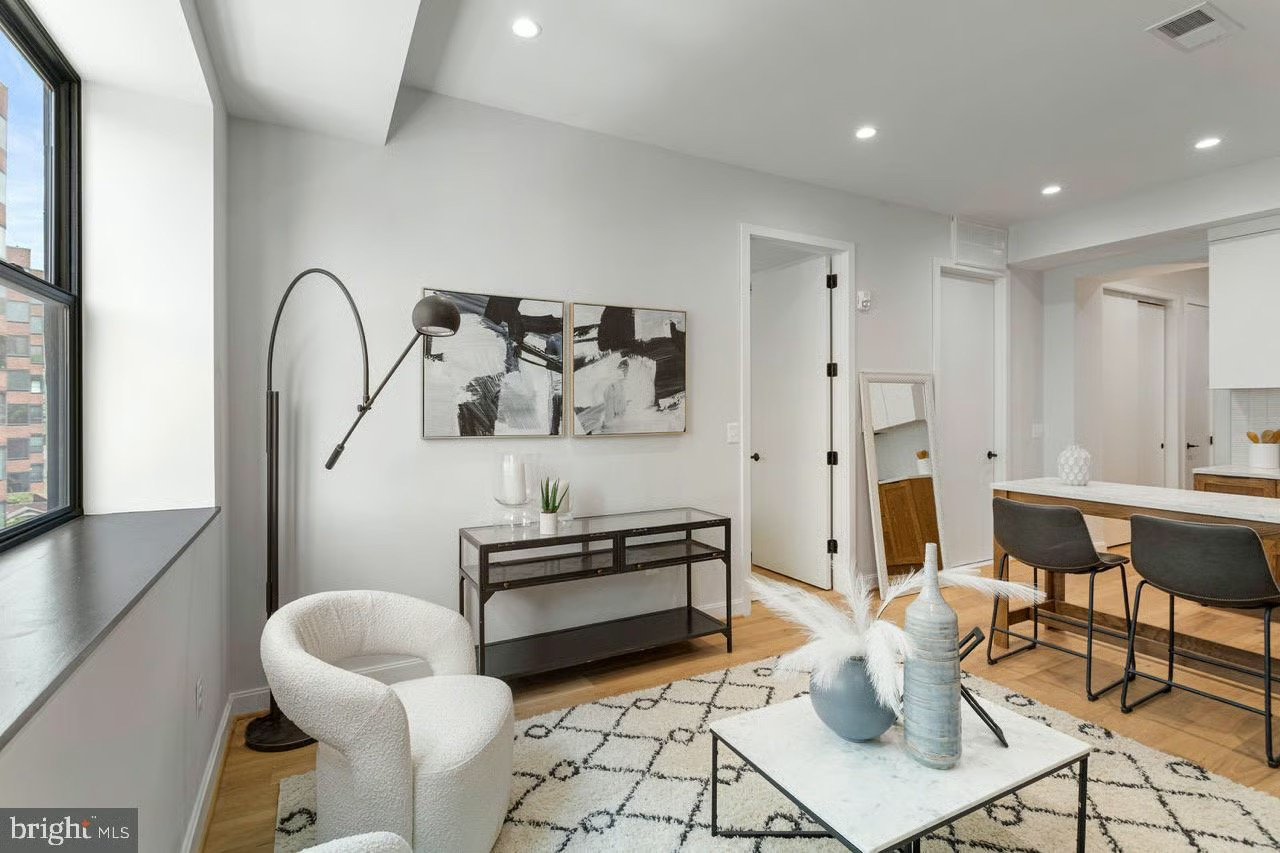Washington Condo: 2525 Pennsylvania Ave