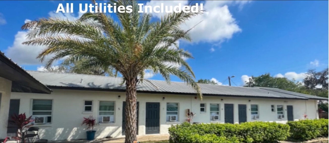 Avon Park Apartment: 916 S Verona Ave