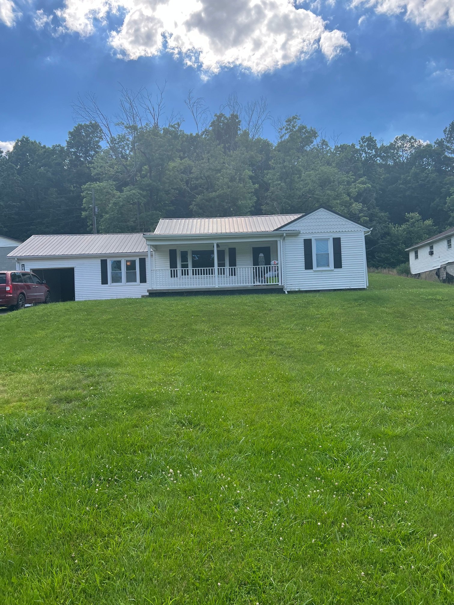 Leitchfield House: 1639 Anneta Road