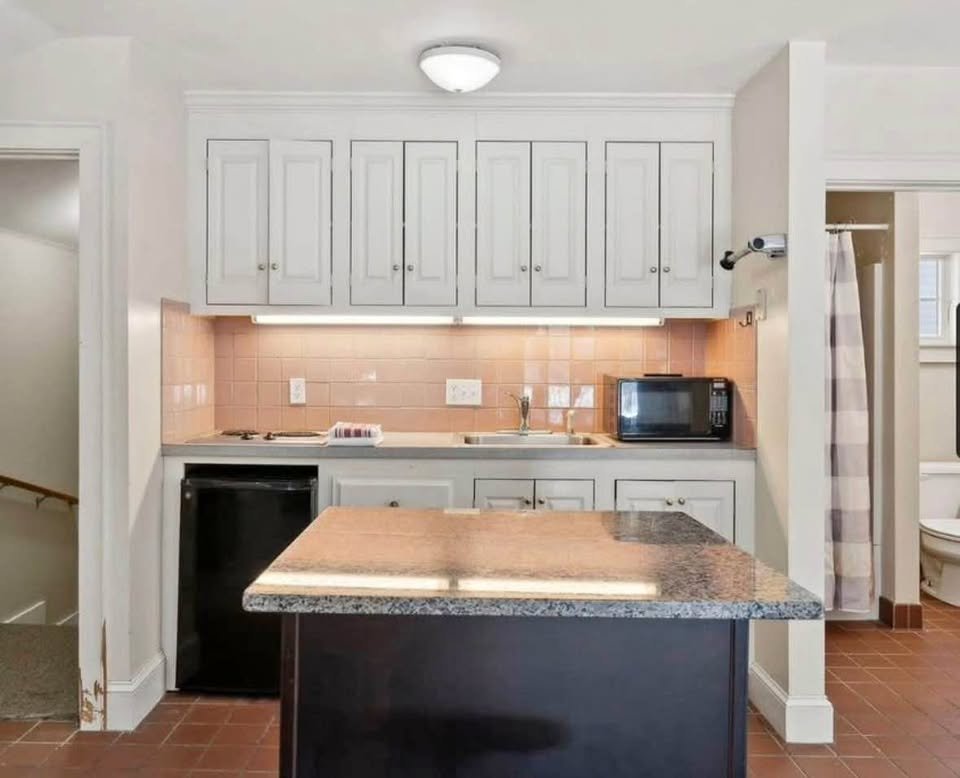 Falmouth Townhome: 100 Hardy Rd