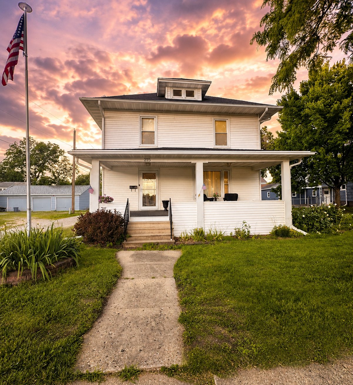 Boone House: 215 Marion Street