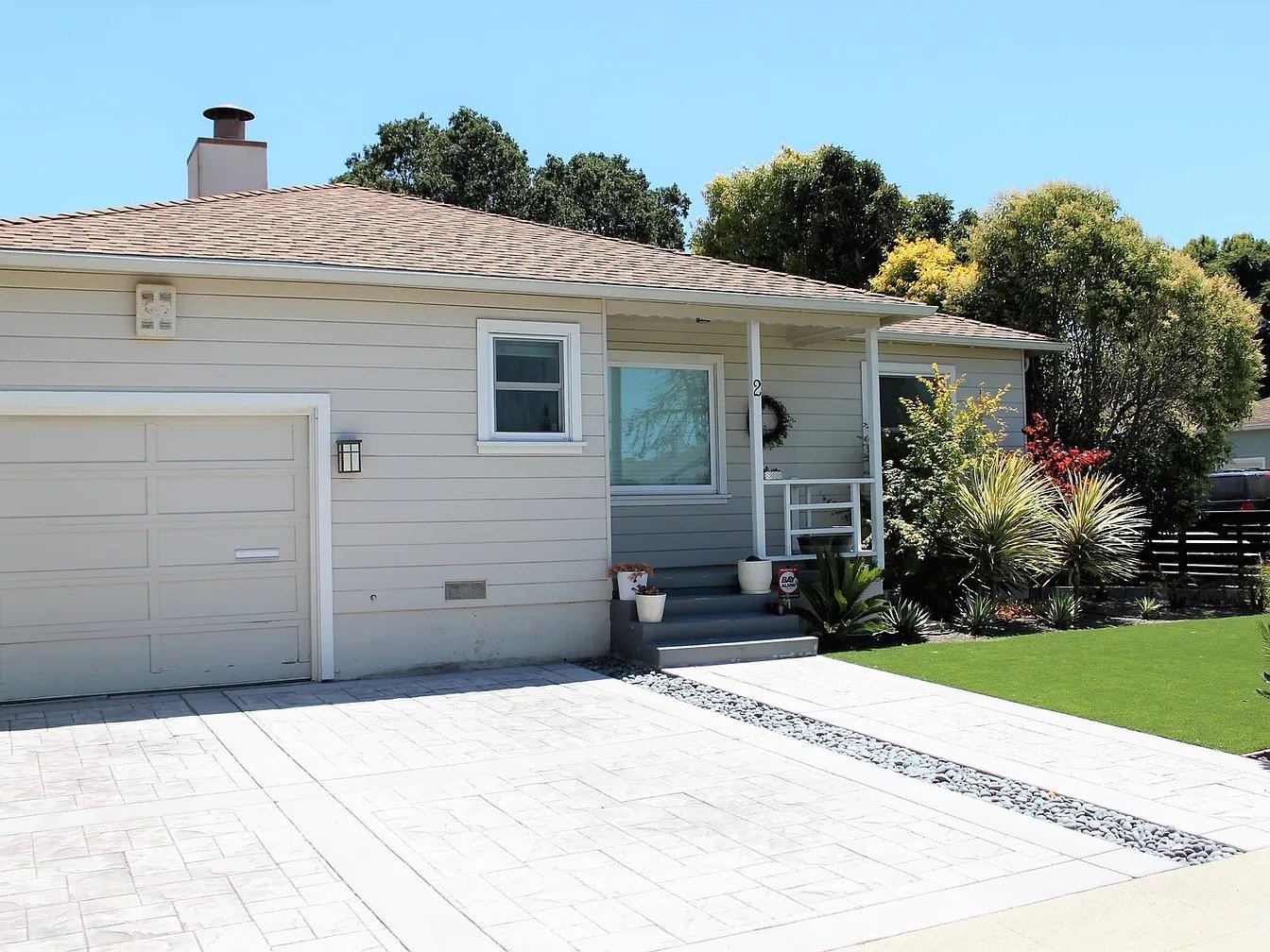 San Mateo House: 2 Olive Ct