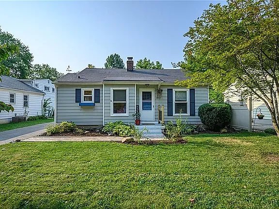 Indianapolis House: 1827 E 66th St