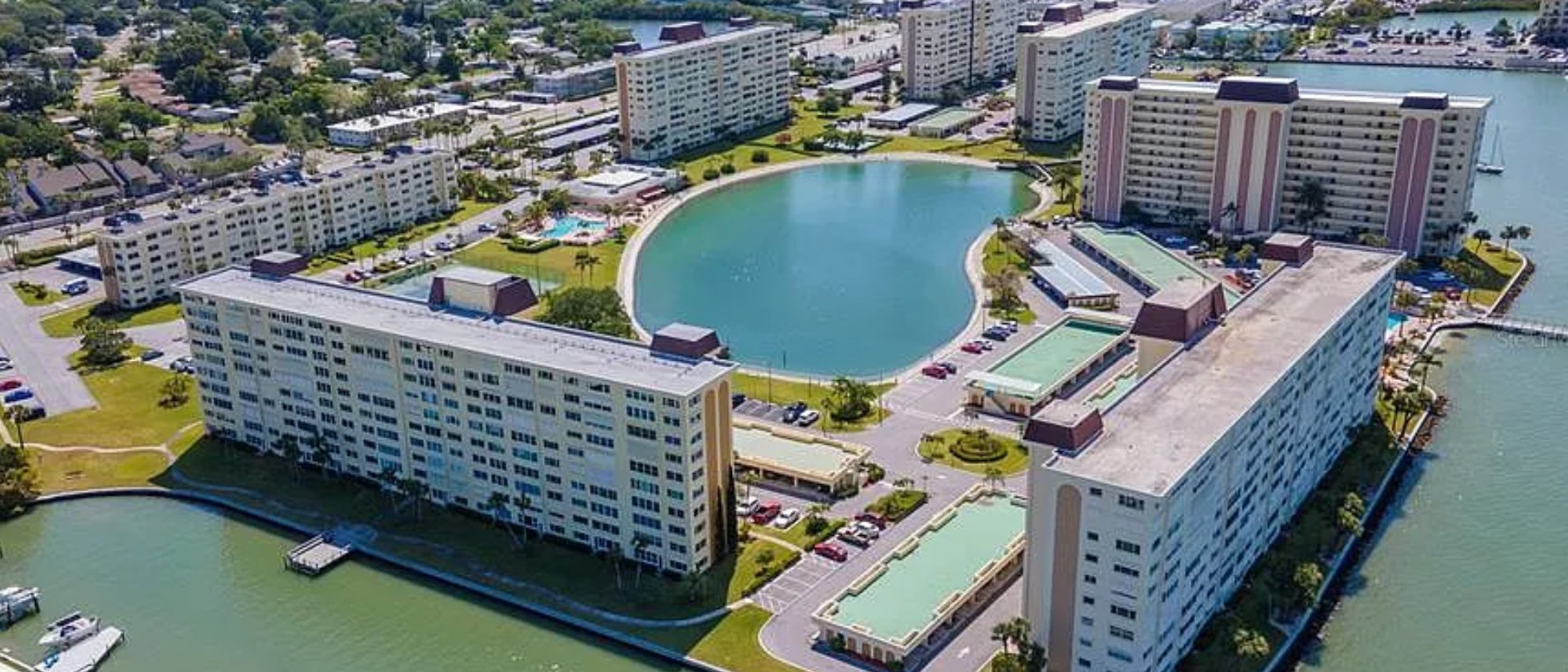 St Pete Condo: 4525 Cove Cir