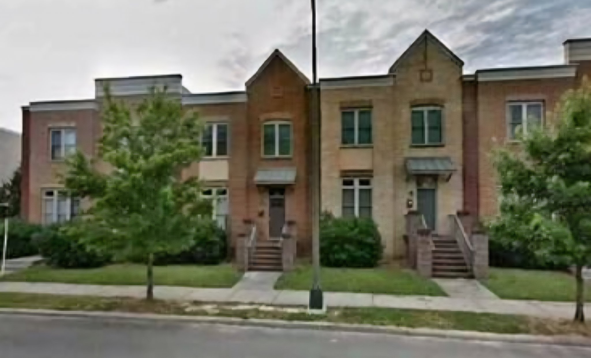 Richmond Townhome: 411 S Harrison St