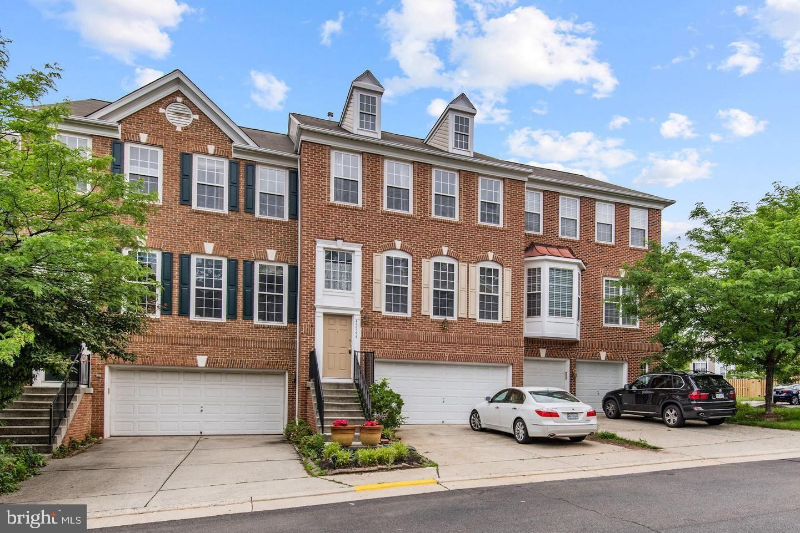Sterling Townhome: 45744 Smoketree Ter