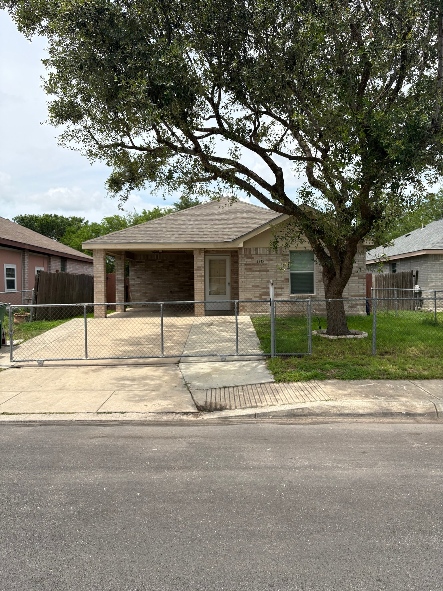 San Antonio House: 4915 Fortuna Pl