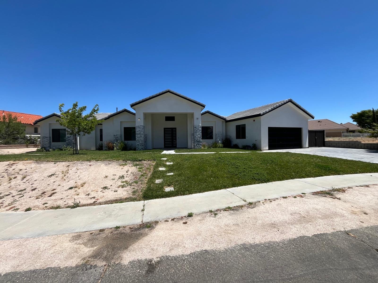 Palmdale House: 41446 Manzanita Dr.