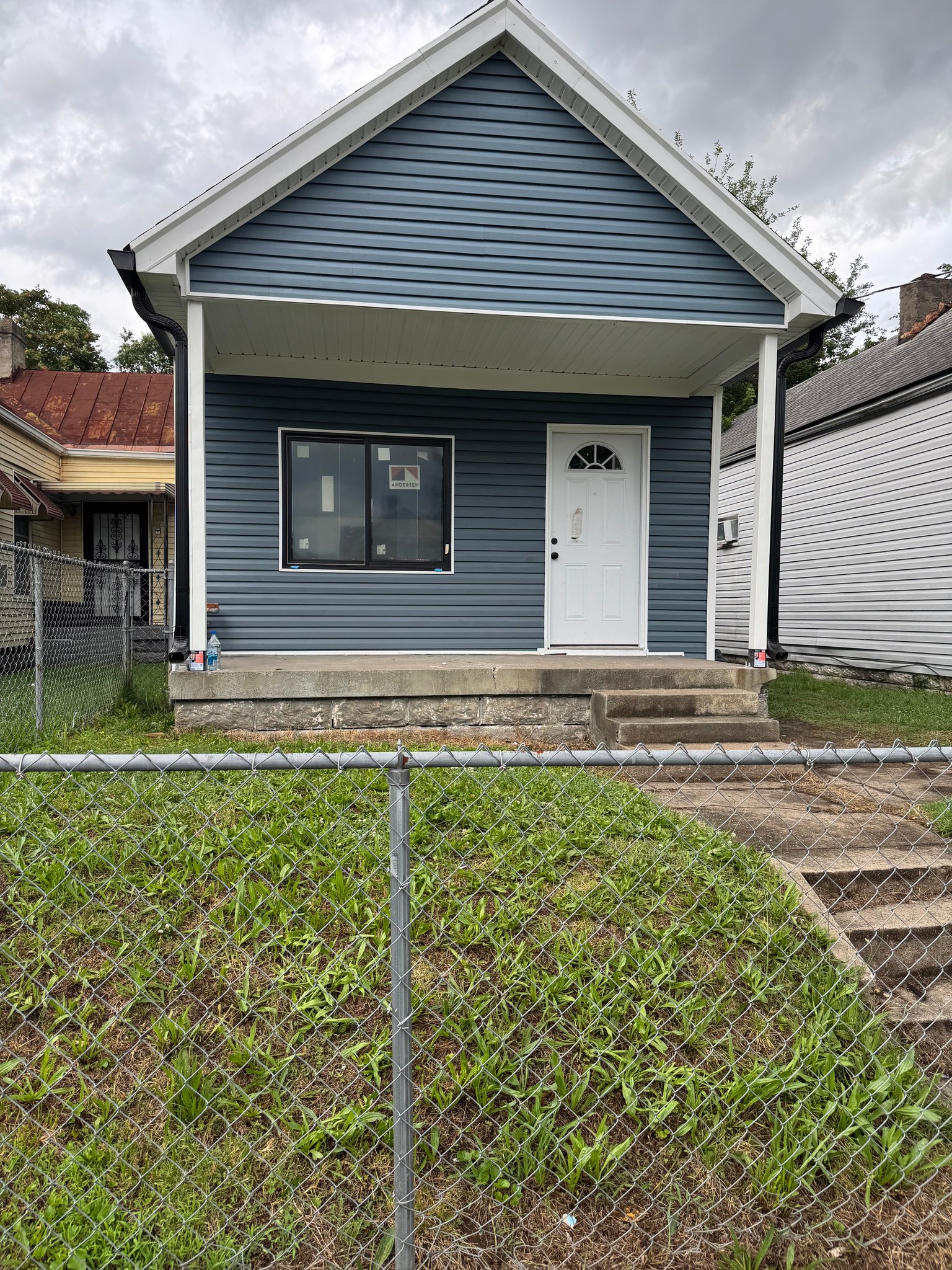 Louisville House: 2325 Woodland Ave.