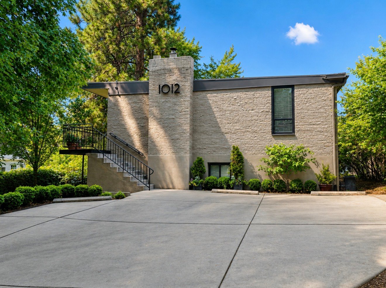 Spokane Apartment: 1012 West 9th Ave Apt 5