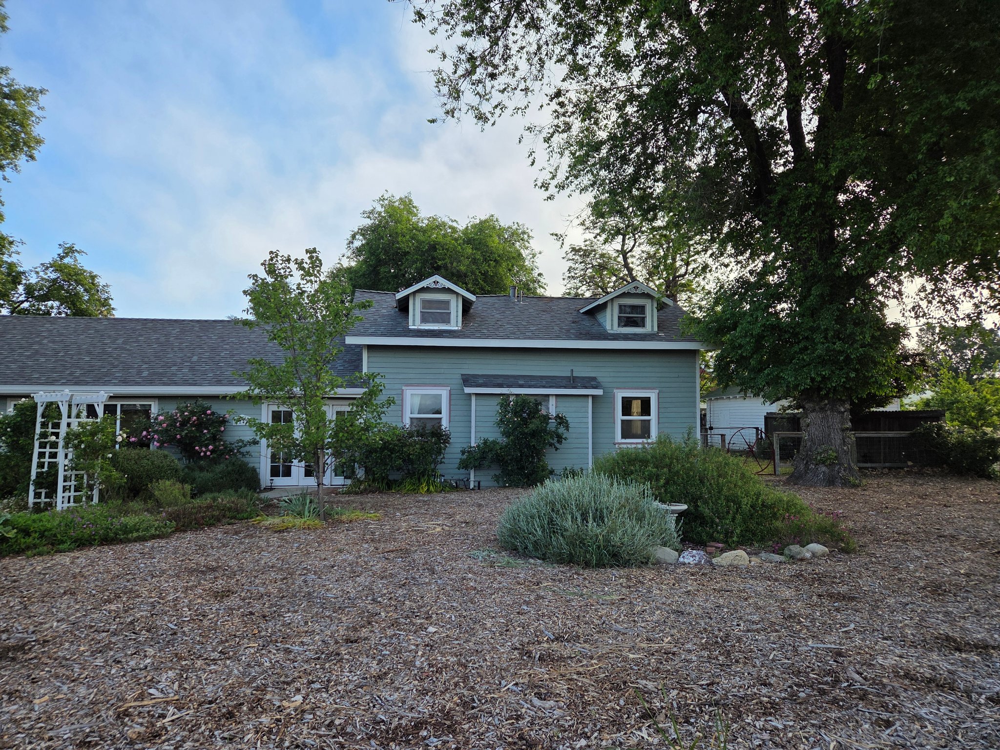 Atascadero Multiplex: 9247 Poplar Street