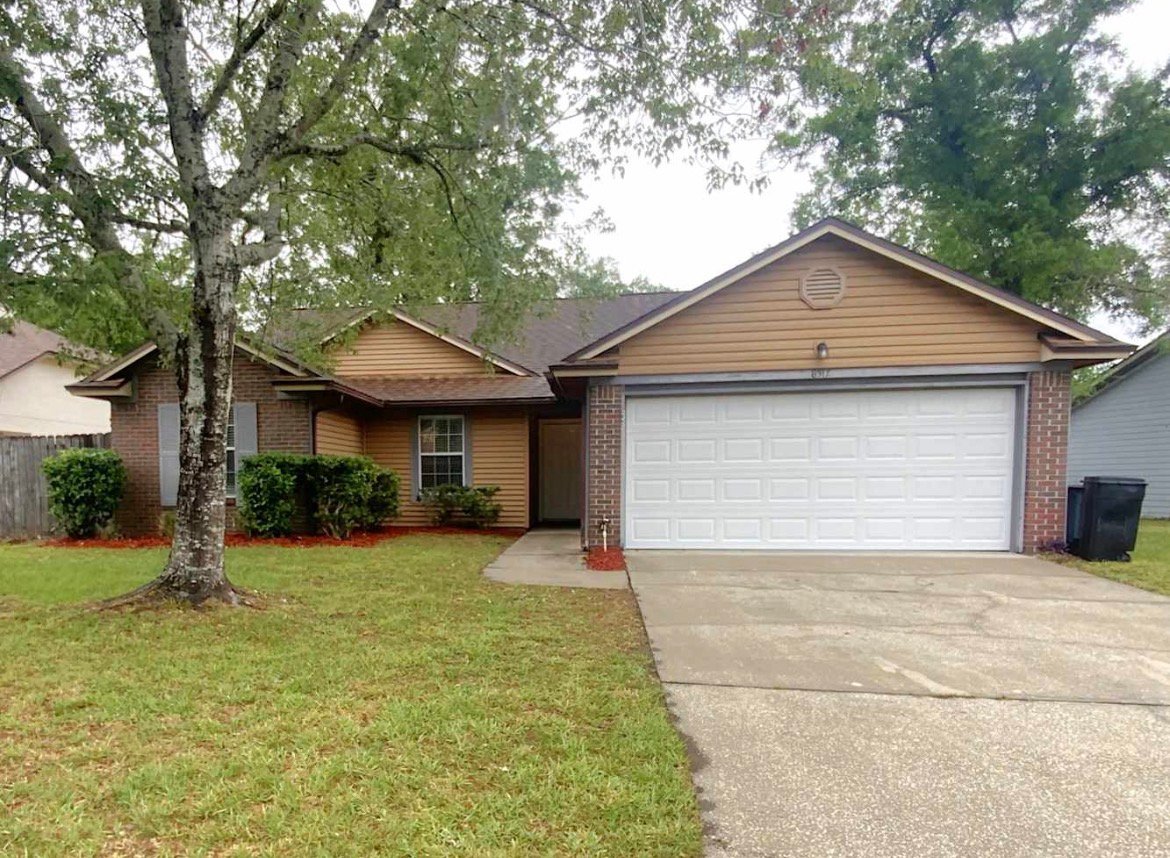 Jacksonville House: 8518 IRON MILL Trail,