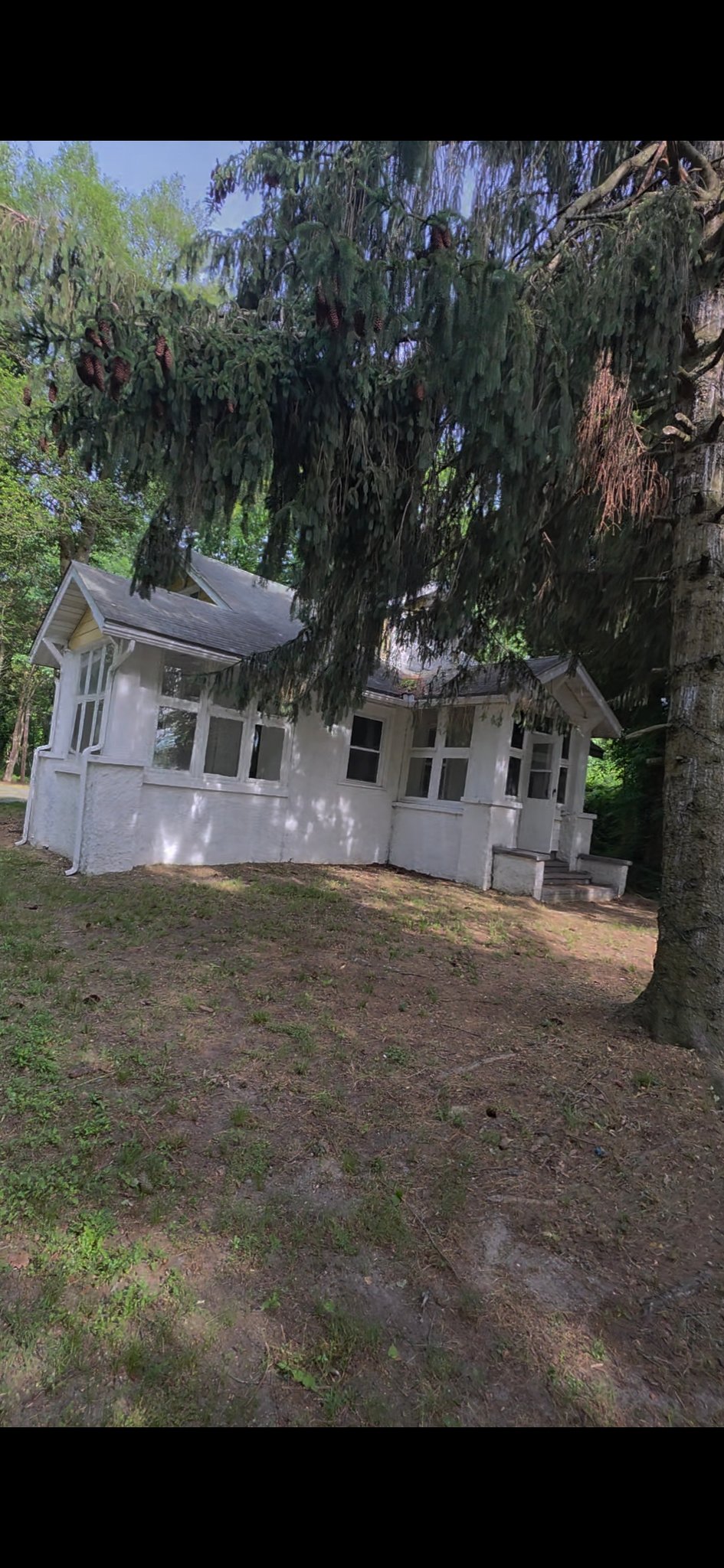 Vineland House: 351 N Spring Rd