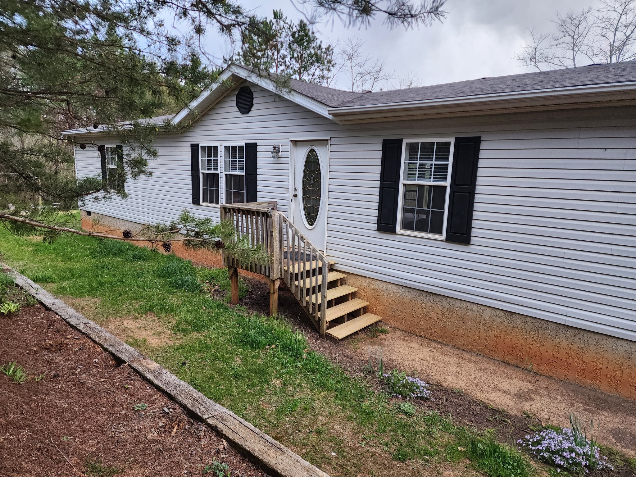 Weaverville House: 21 Powder Horn Trail