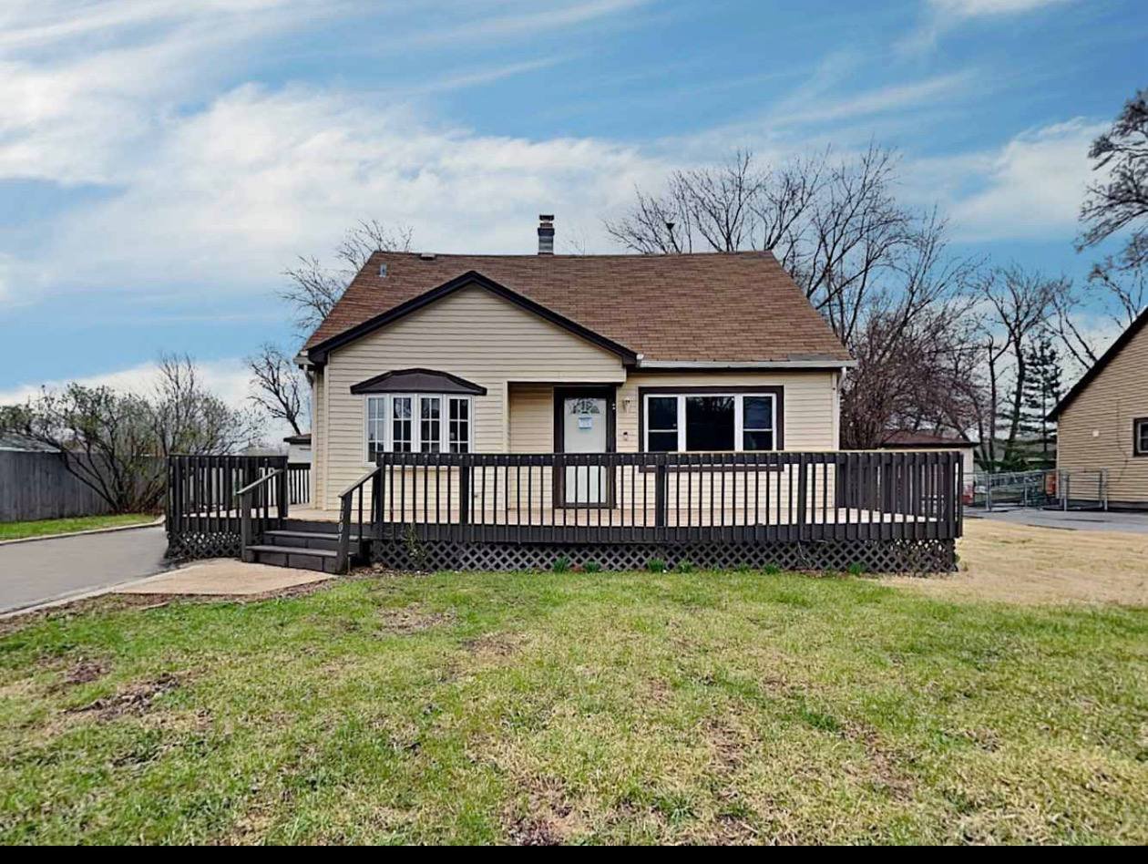 Oak Lawn House: 9308 Nordica Ave