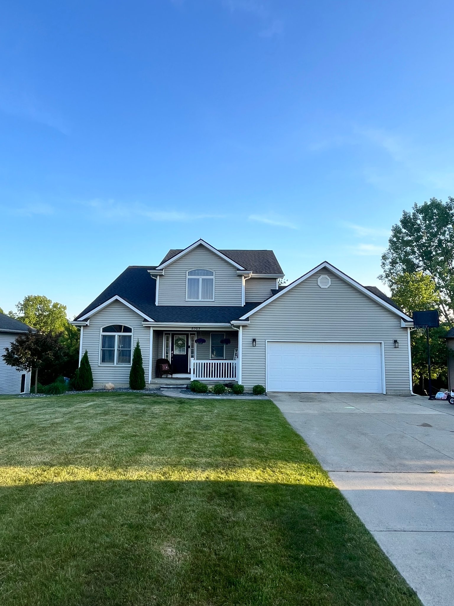 Grand Blanc House: 8303 Old Harbor