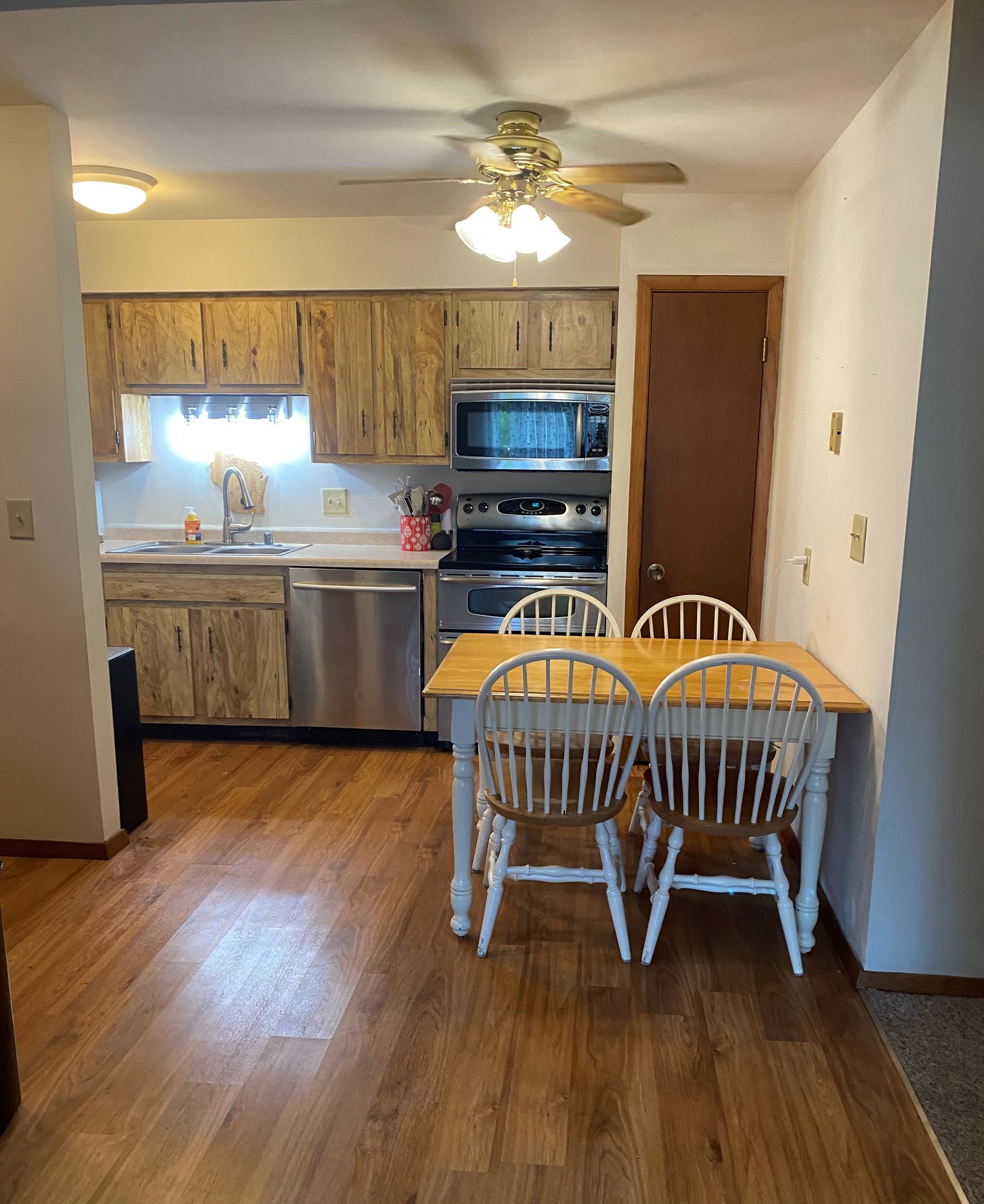 Muskego Apartment: W151S7043 Cornell Circle