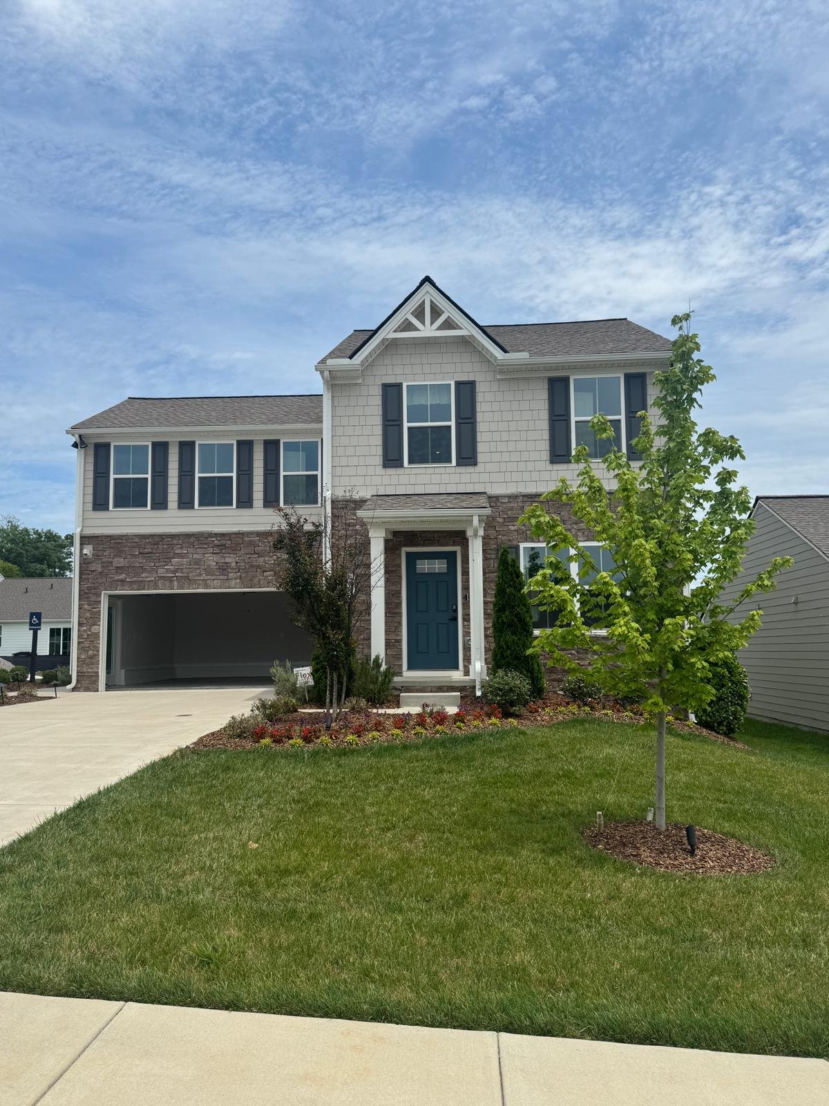 Gallatin House: 309 Heritage Avenue