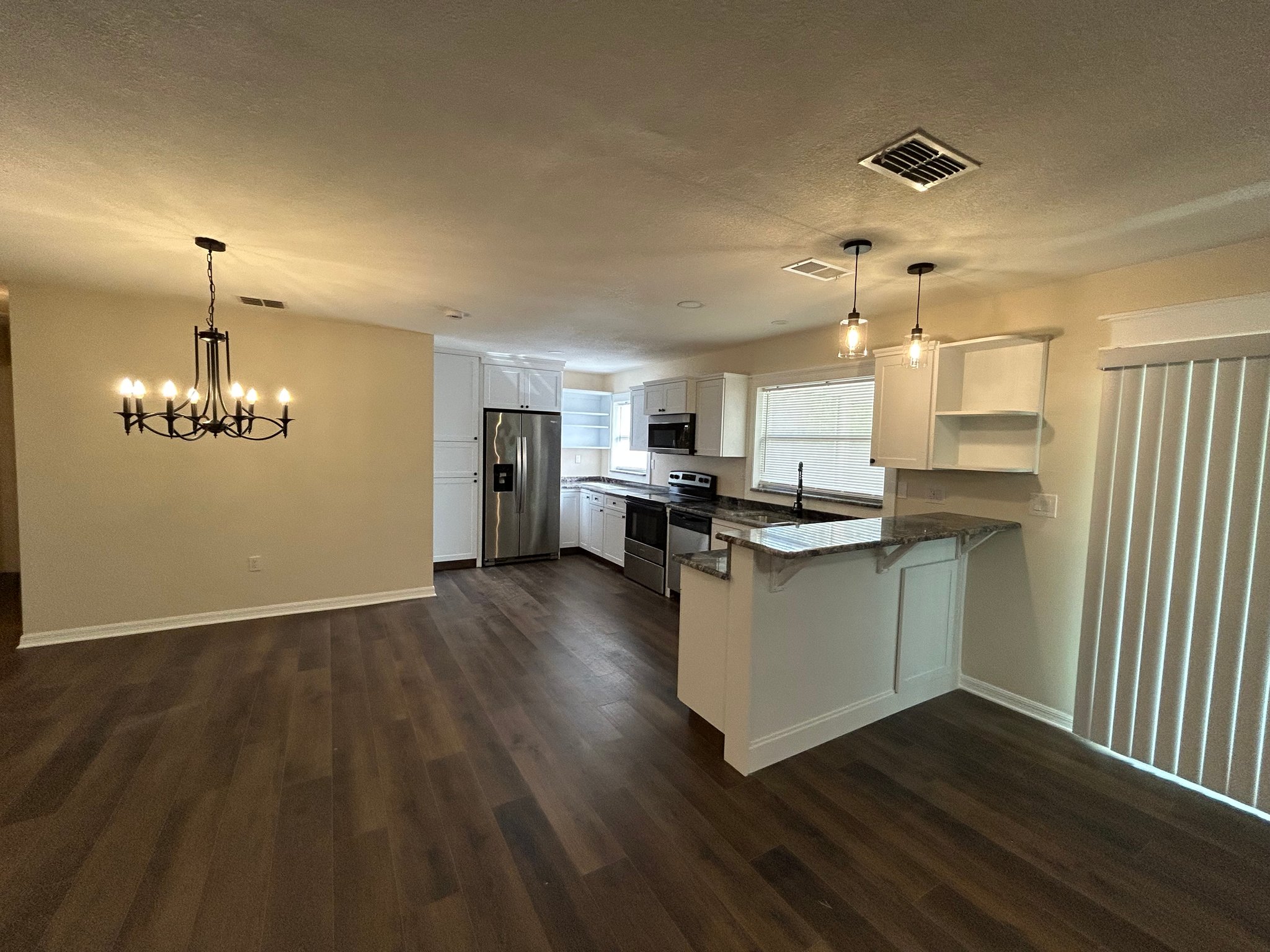 Lakeland House: 1233 Honeytree Ln E
