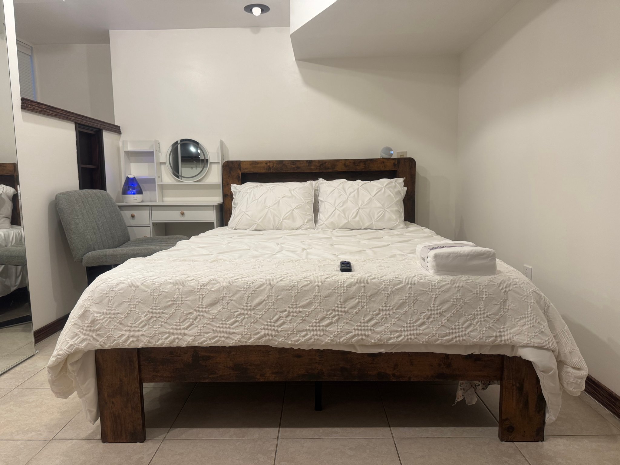 Buffalo Apartment: 585 Crescent Ave