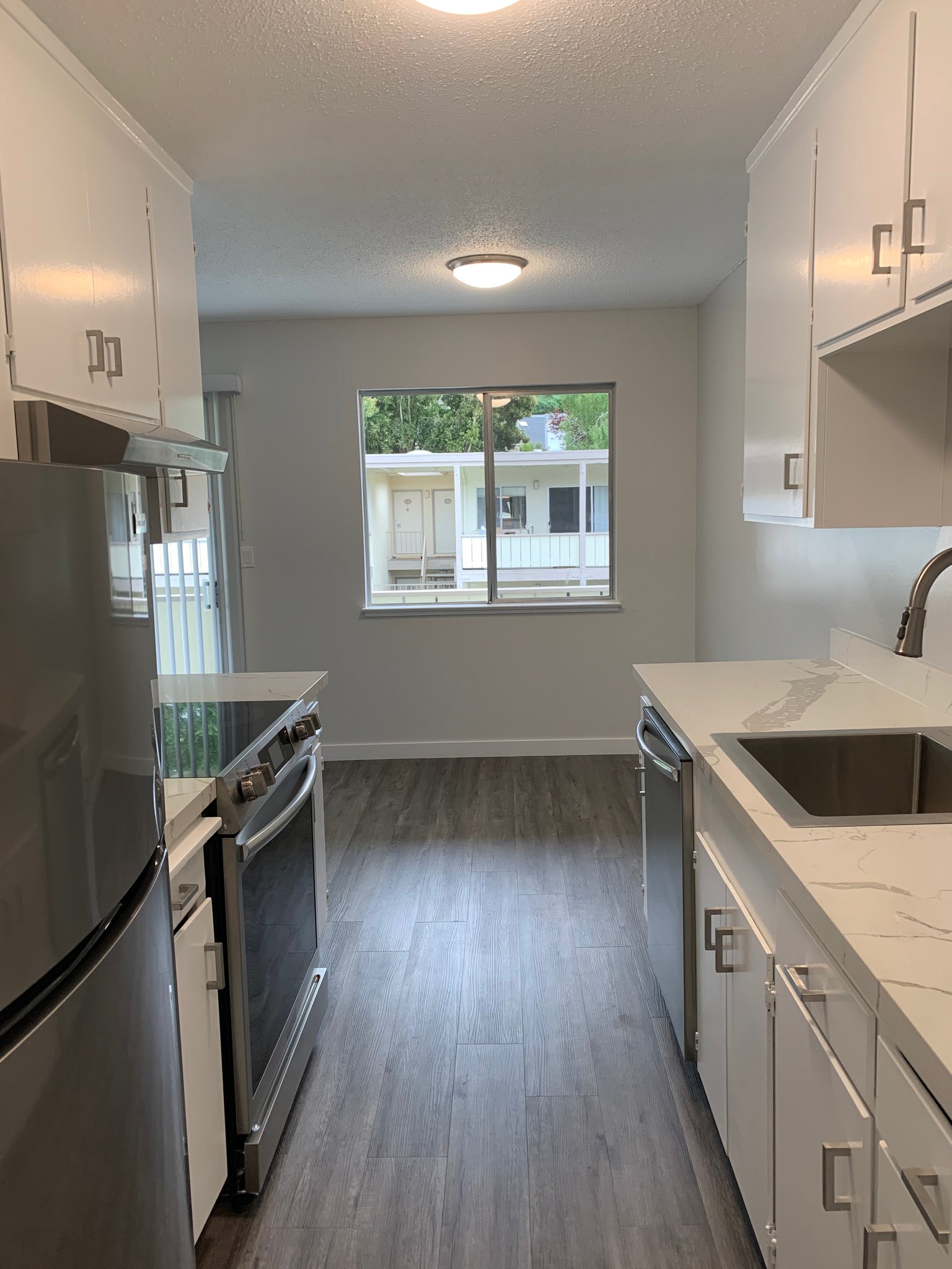 Mill Valley Apartment: 16 S Knoll Rd