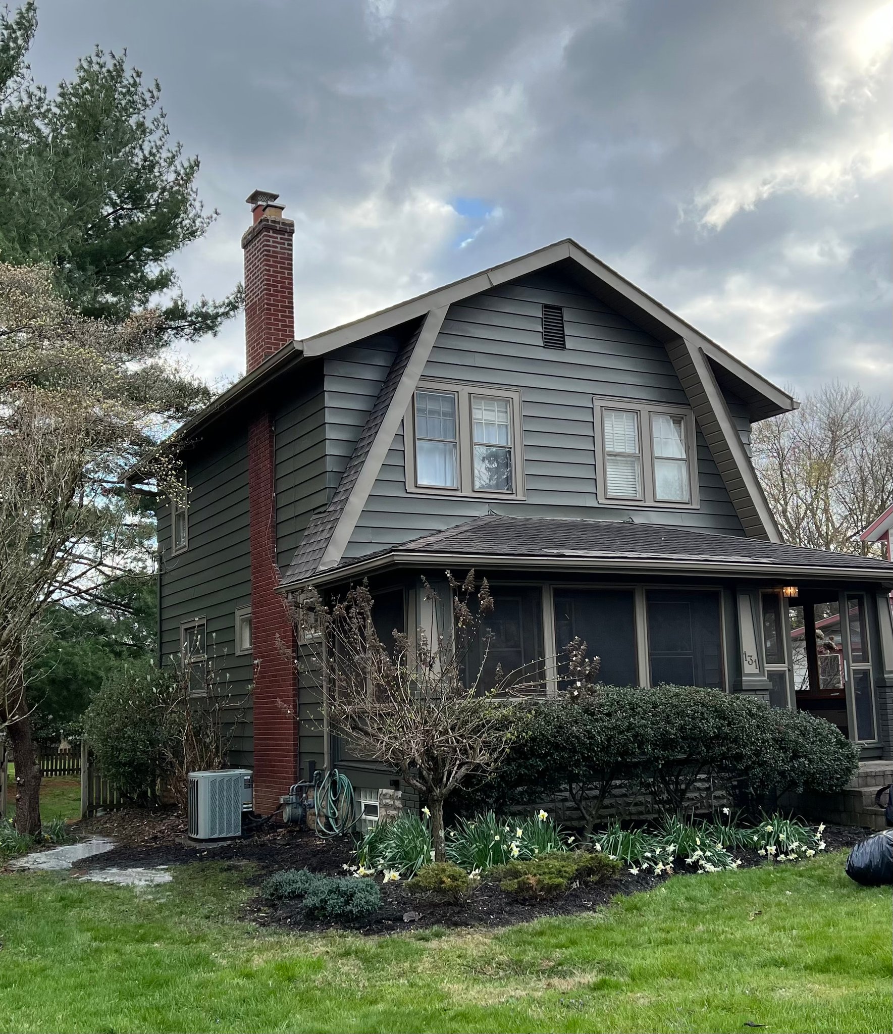 Columbus House: 131 Glenmont Ave