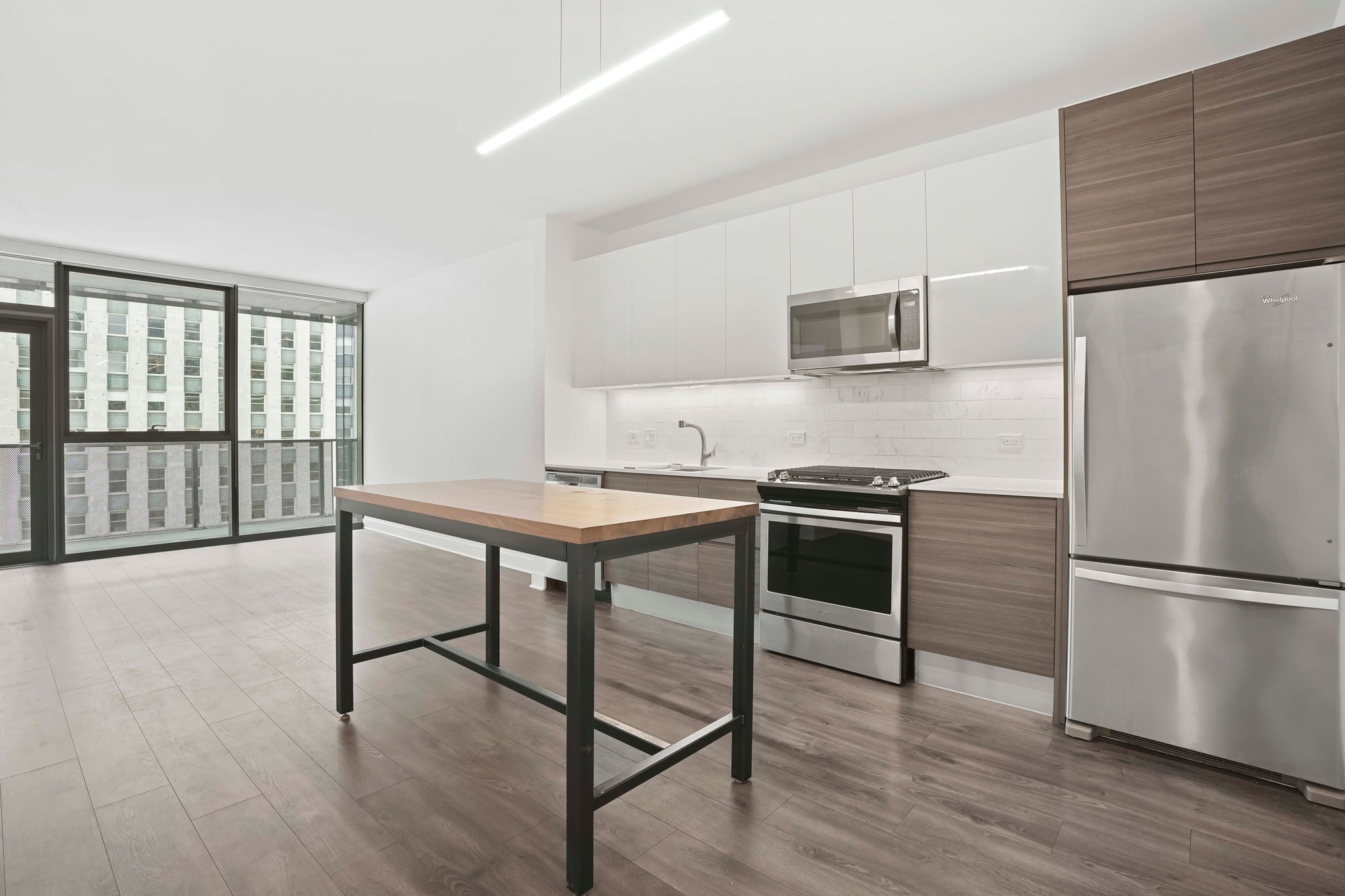 Chicago Condo: 189 W Hubbard St