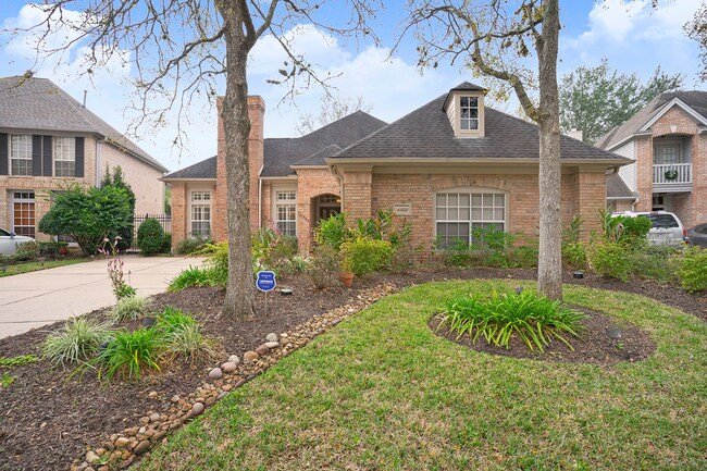 Houston House: 14922 Tallow Forest Ct