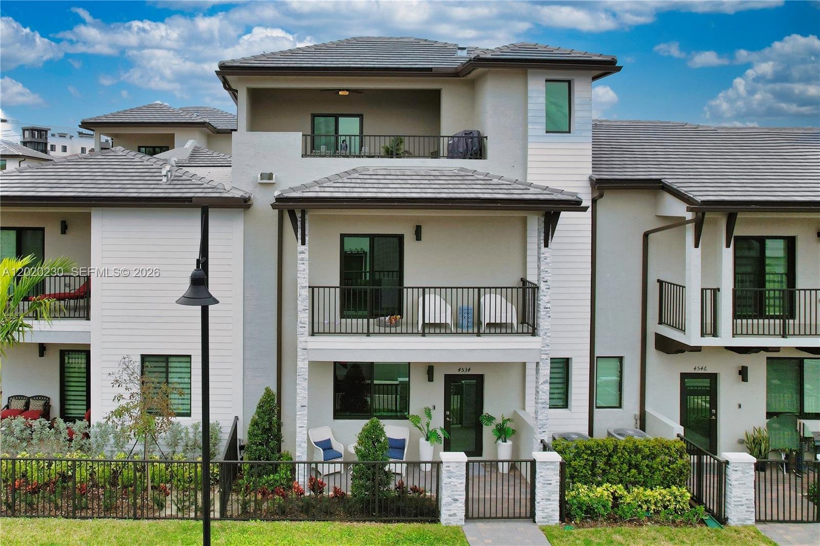Doral Townhome: 4534 NW 83 Ave