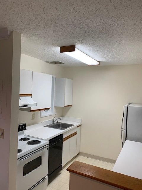 Alexandria Condo: 1732 W Abingdon Dr
