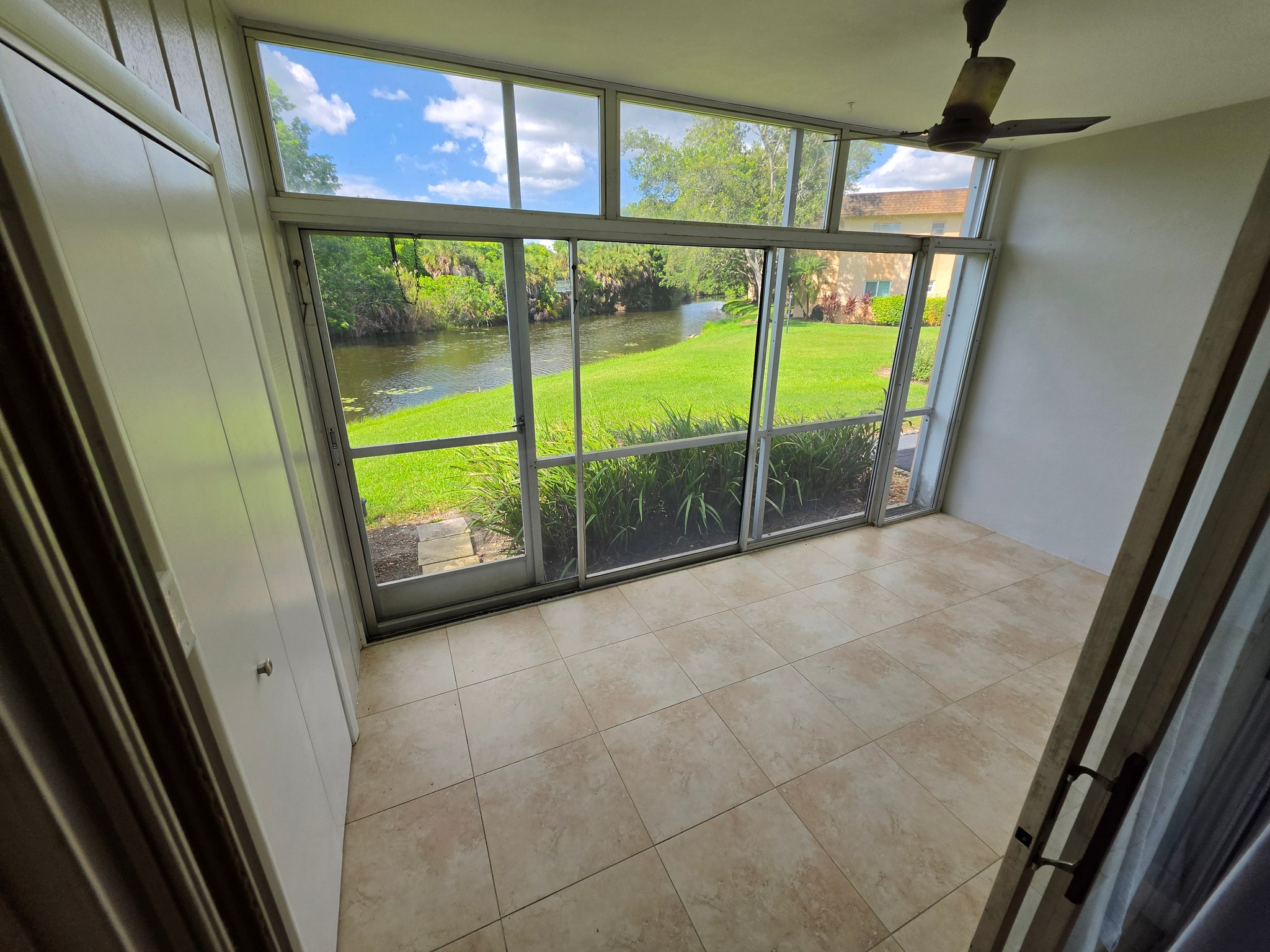 Naples Condo: 665 Palm View Dr