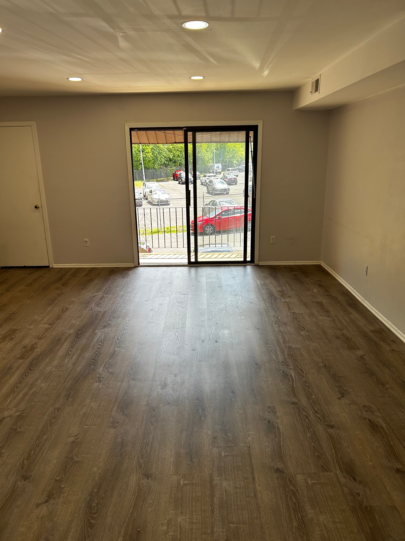 Philadelphia Apartment: 9841 Northeast Ave