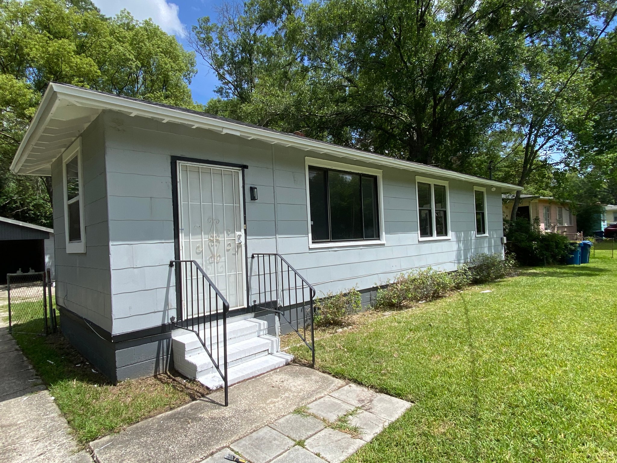 Jacksonville House: 5565 Minosa Cir E
