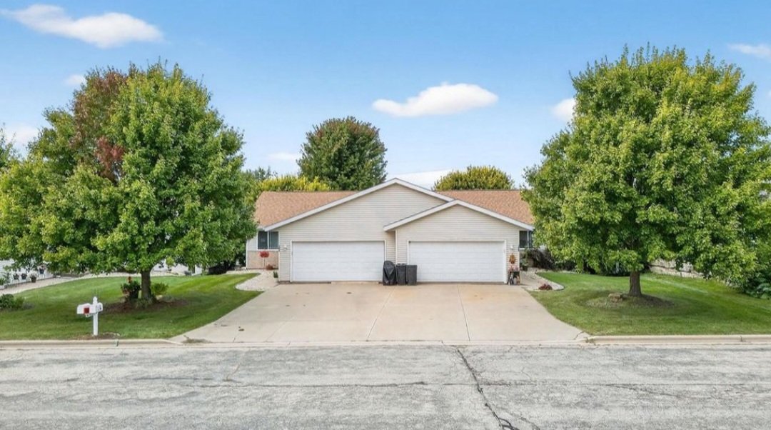 Dodgeville Multiplex: 1006 Georgene St