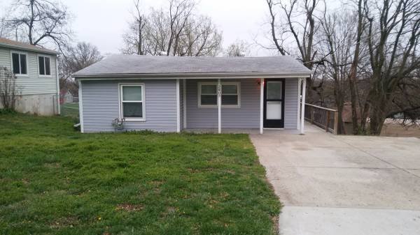 Sugar Creek House: 2405 N River Blvd
