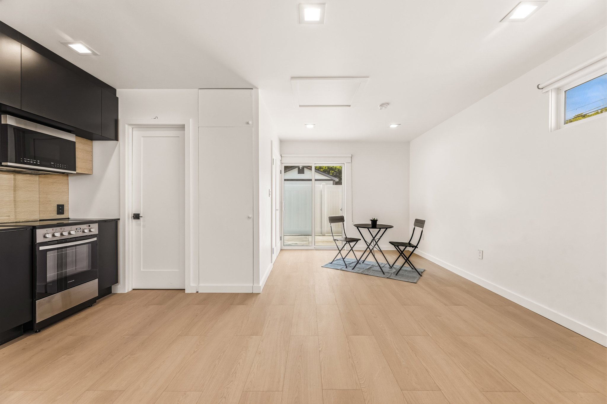 Los Angeles House: 6470 W. 85th Place