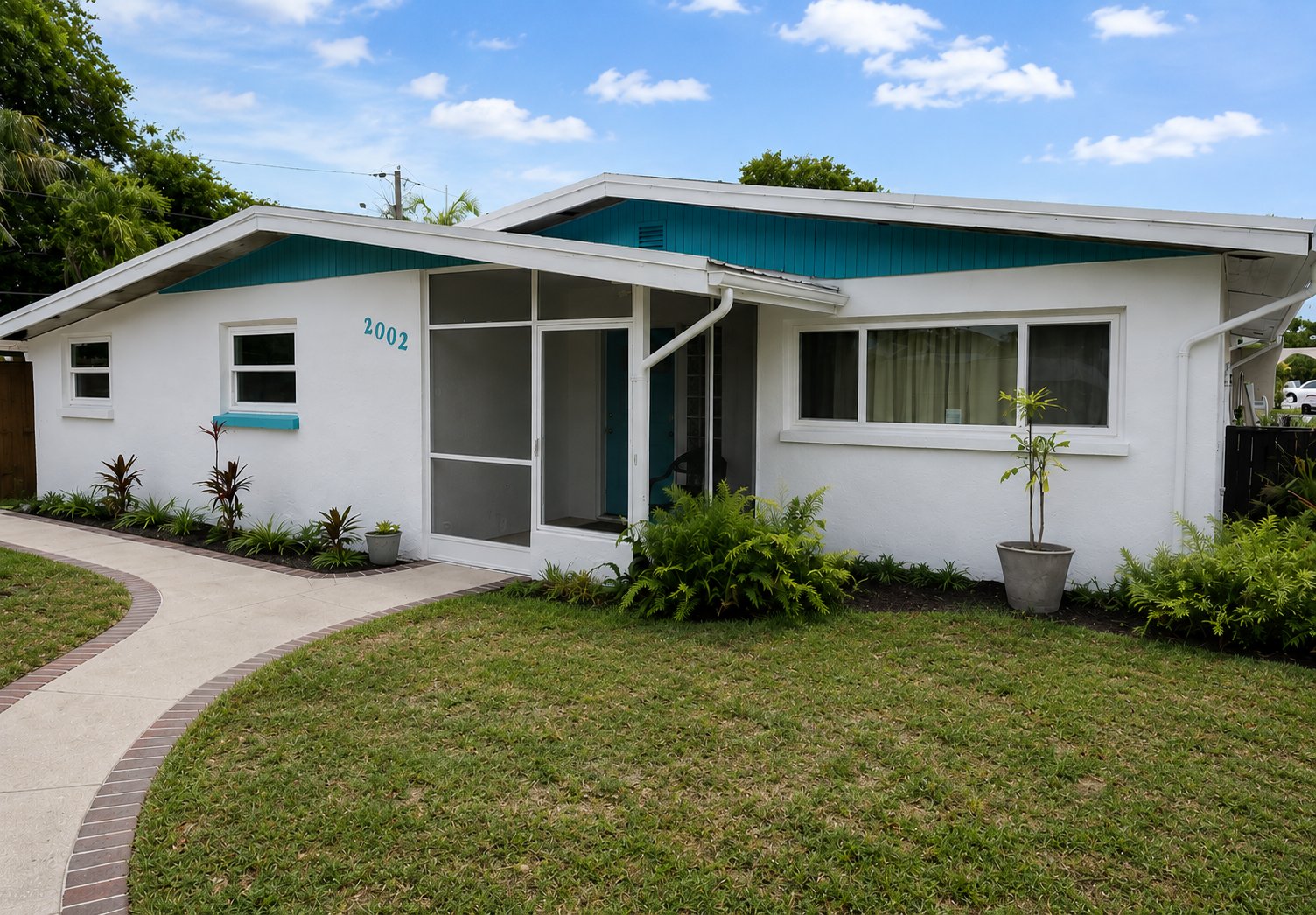Sarasota Single Room: 2002 Linwood Dr.