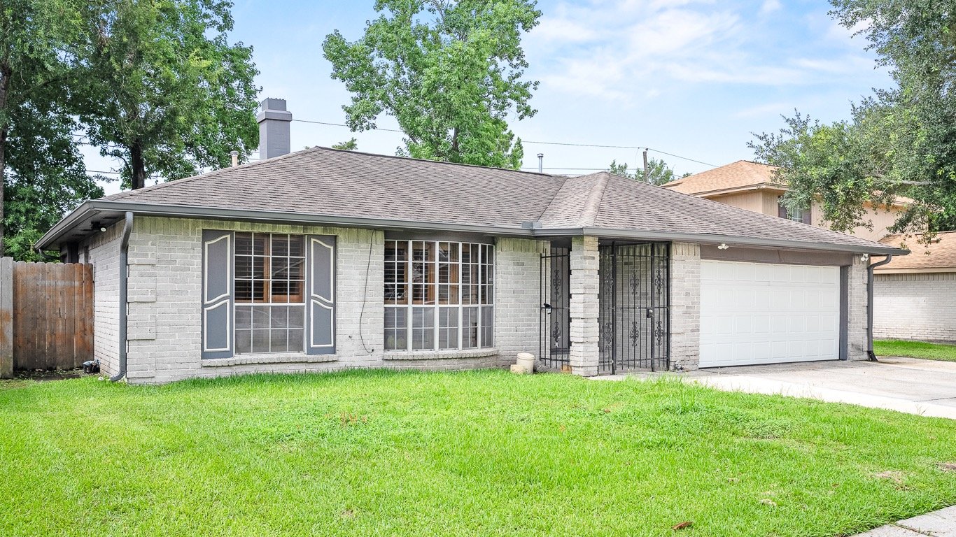 Humble House: 10914 Clear Fork Dr