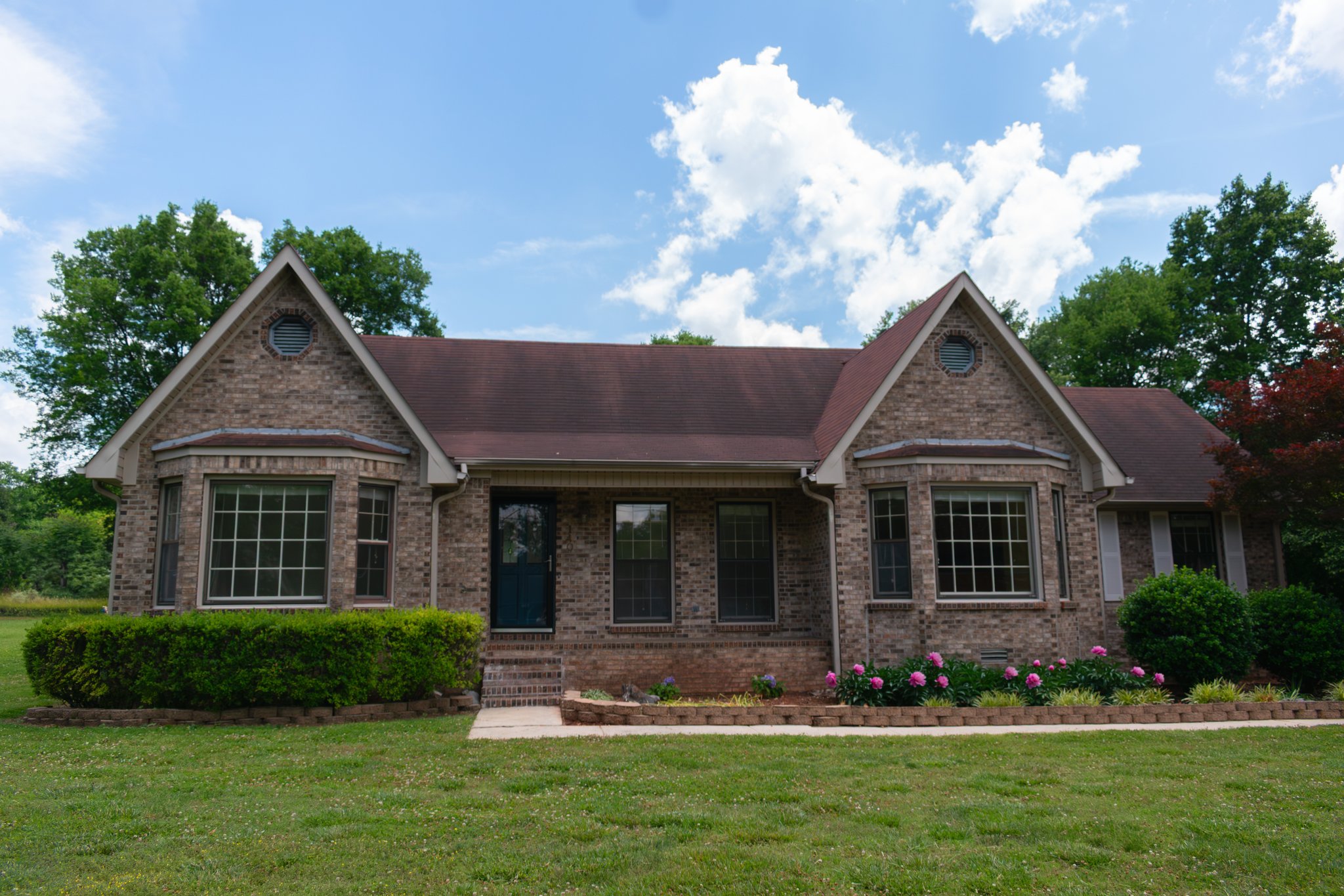 Madison House: 140 Thomas Dr