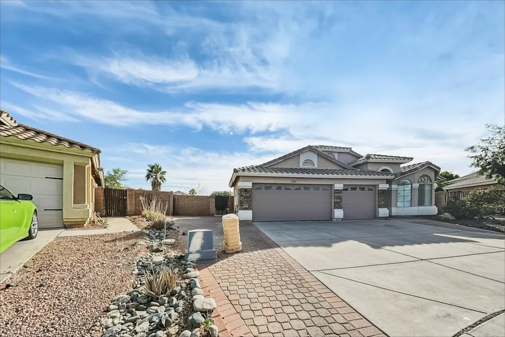 Phoenix House: 3042 S 64th Ave