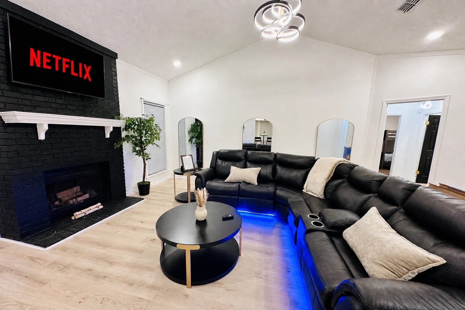 Montgomery House: 4012 Amberly rd