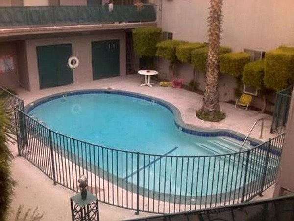 Sherman Oaks Apartment: 5131 Buffalo Ave
