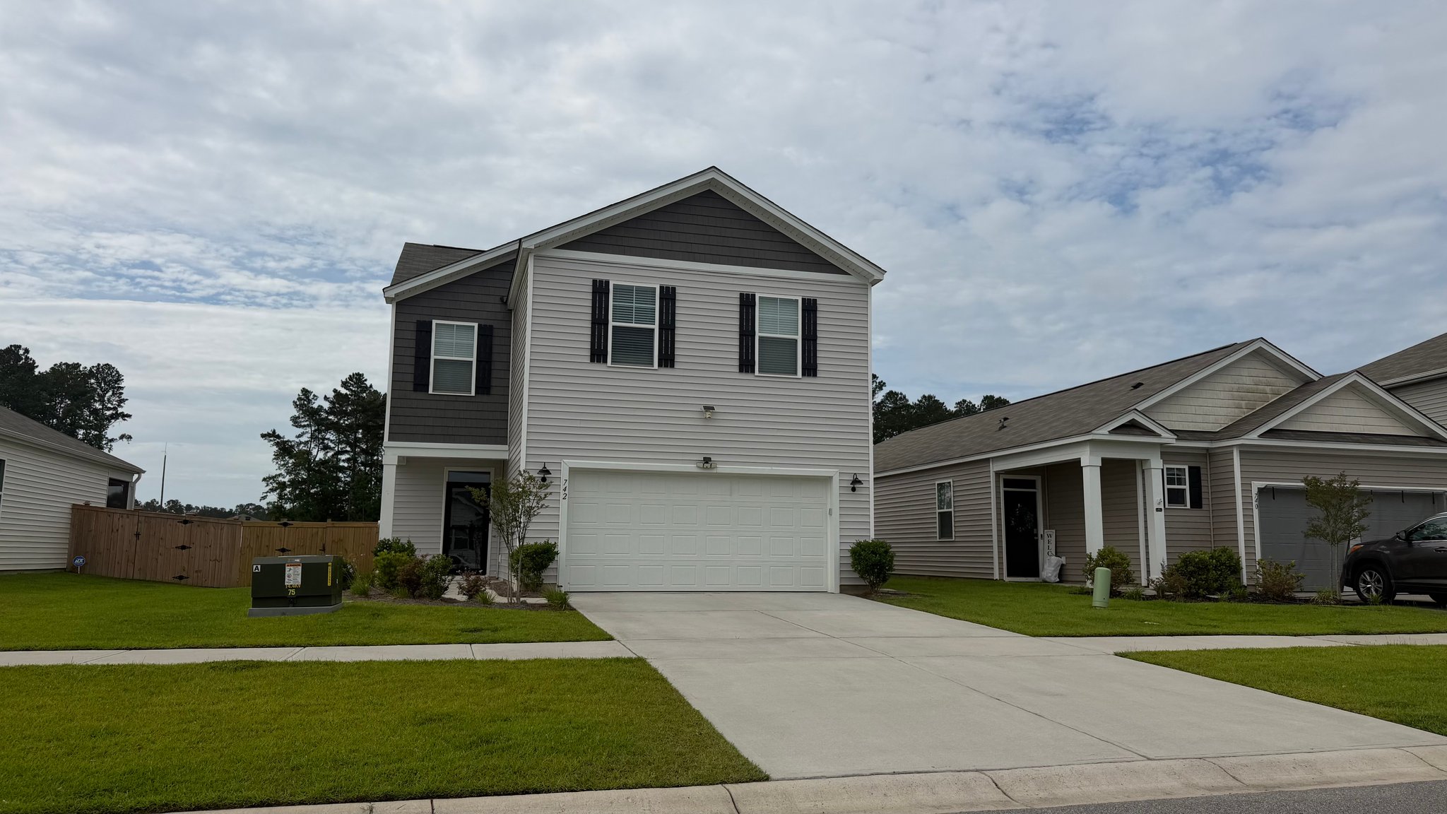 Summerville House: 742 Ladywood Drive