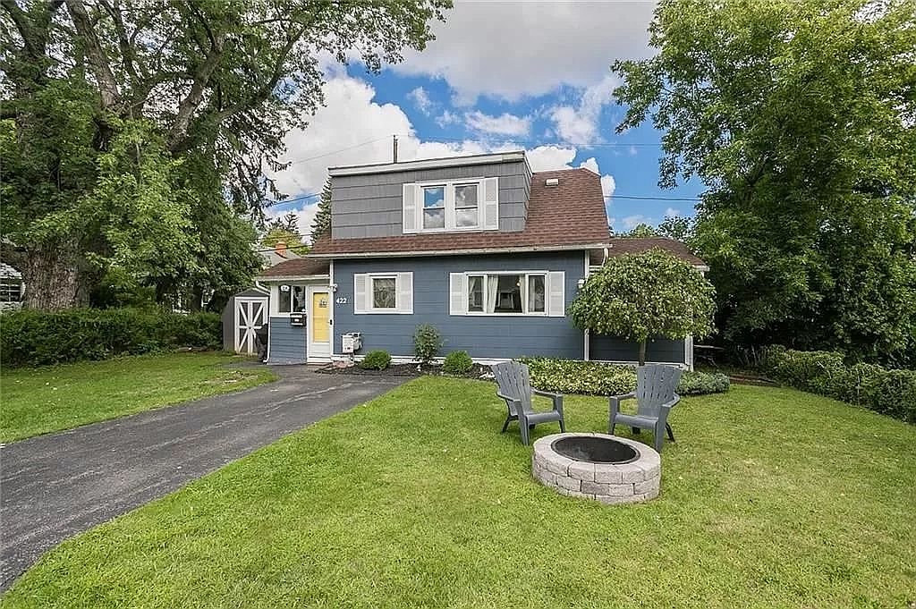 Rochester House: 422 Westchester Ave