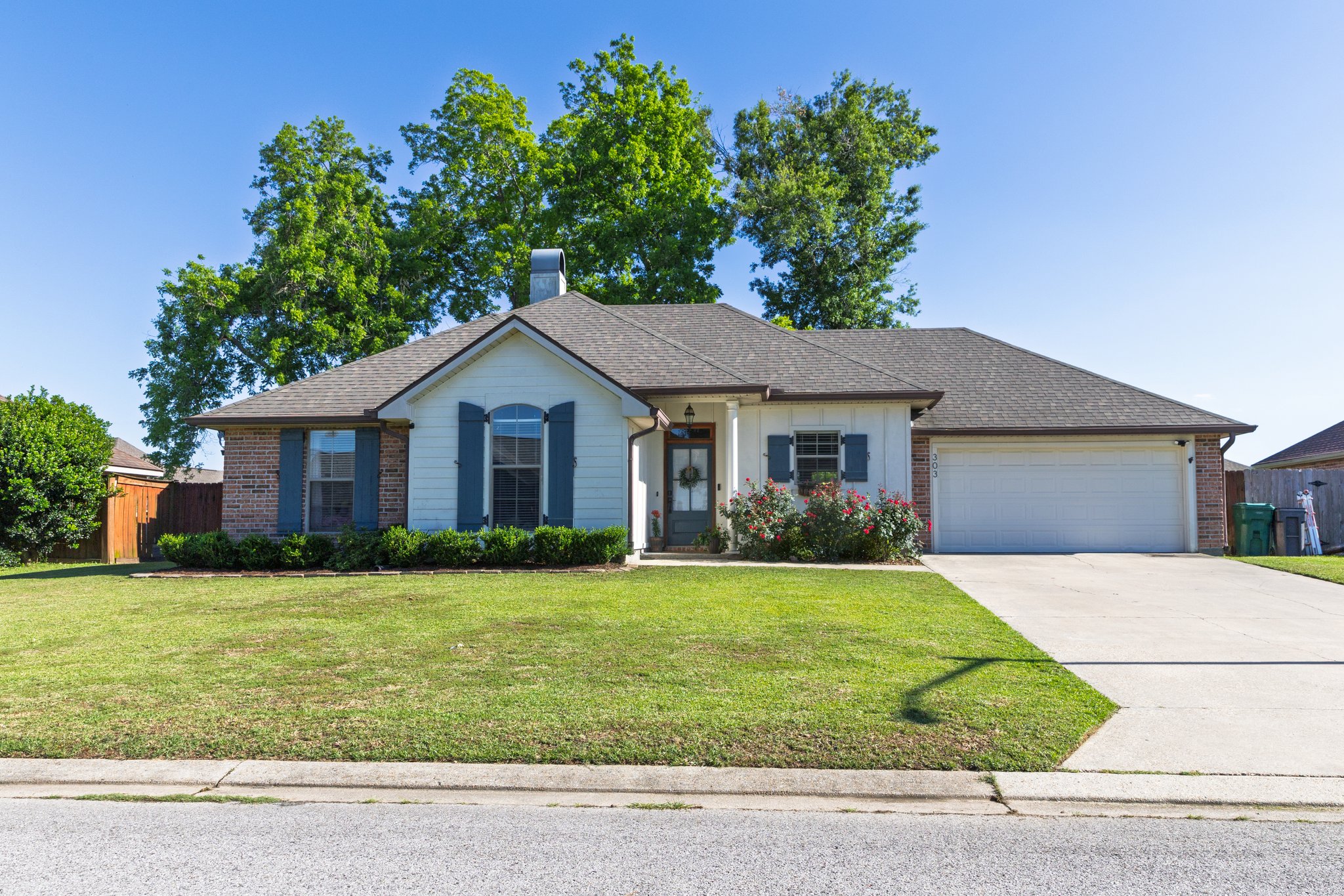 Broussard House: 303 Spike Lane