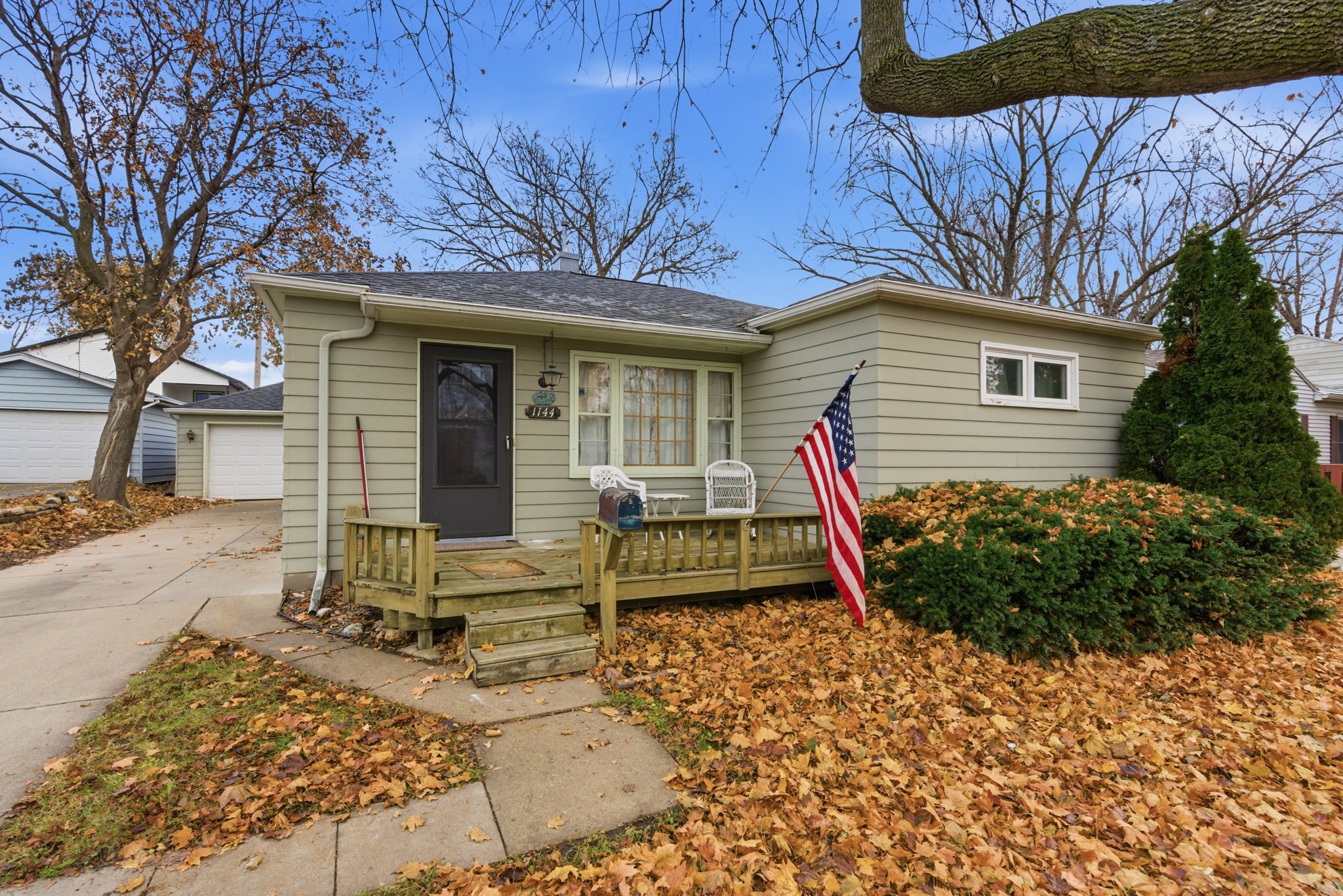 Cedar Falls House: 1144 Madison St