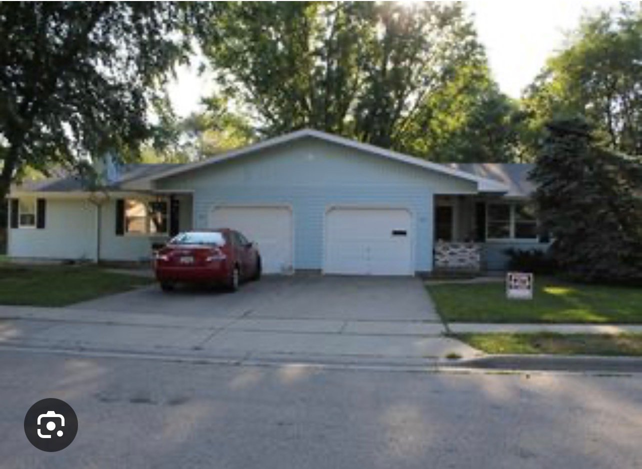 Sauk City House: 419 Dallas St