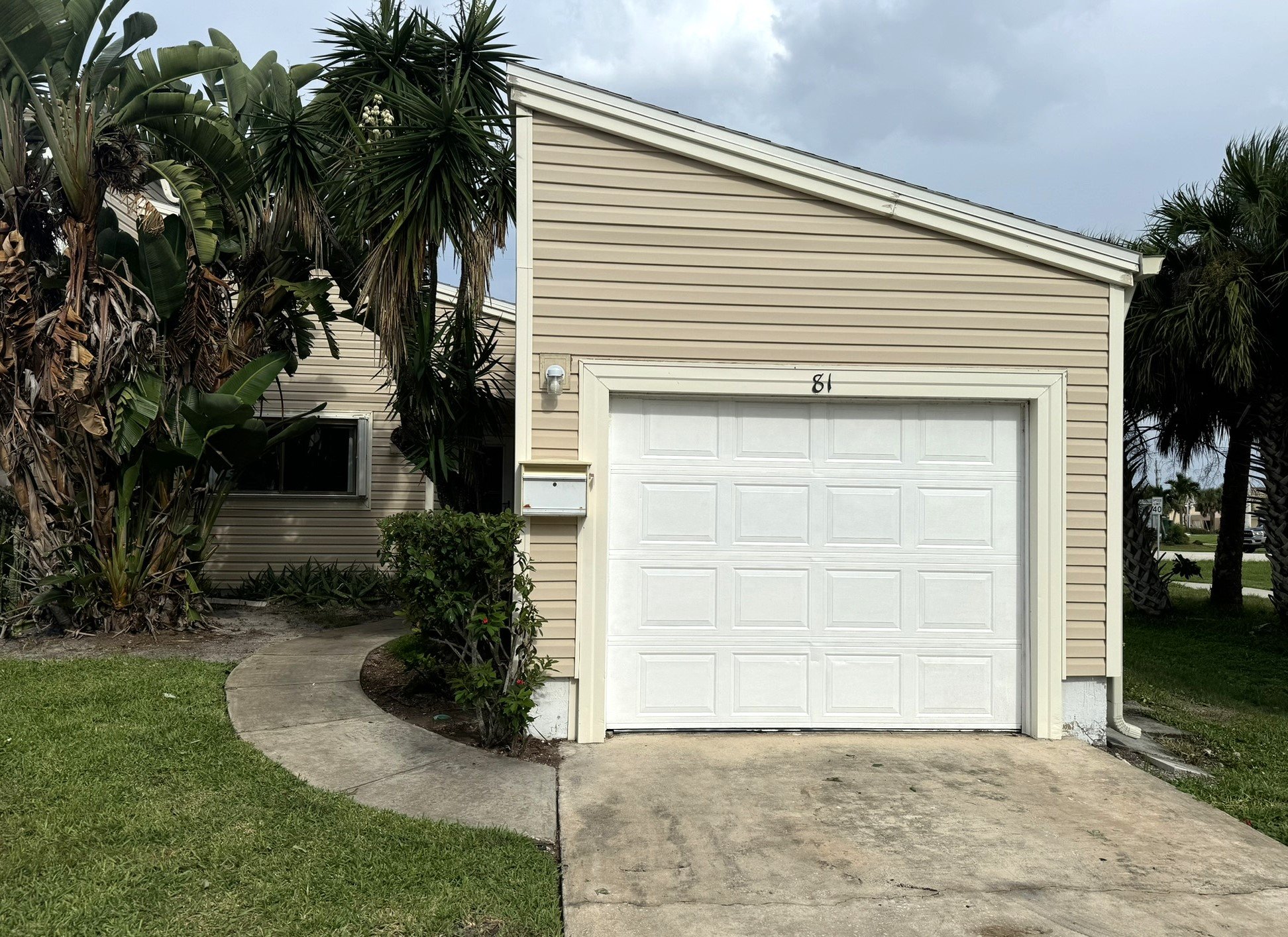 Satellite Beach Townhome: 81 Emerald Court
