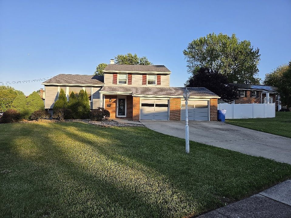 Cherry Hill House: 22 Gatehouse Ln